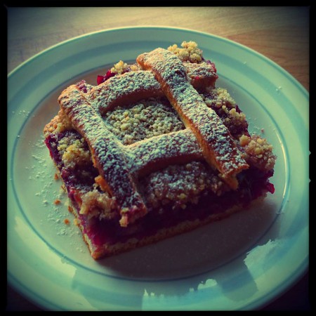 Meggyes-diós rácsos